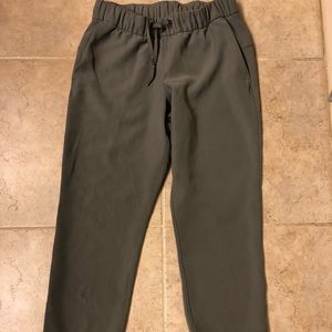 Lululemon on the fly pants